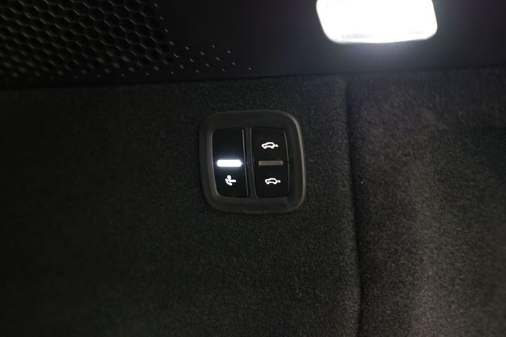 Grå Porsche Macan 4S fra 2025