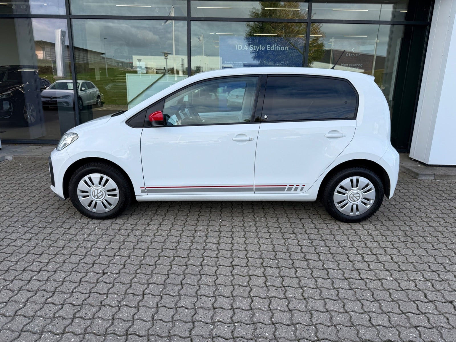 Hvid VW UP! fra 2018