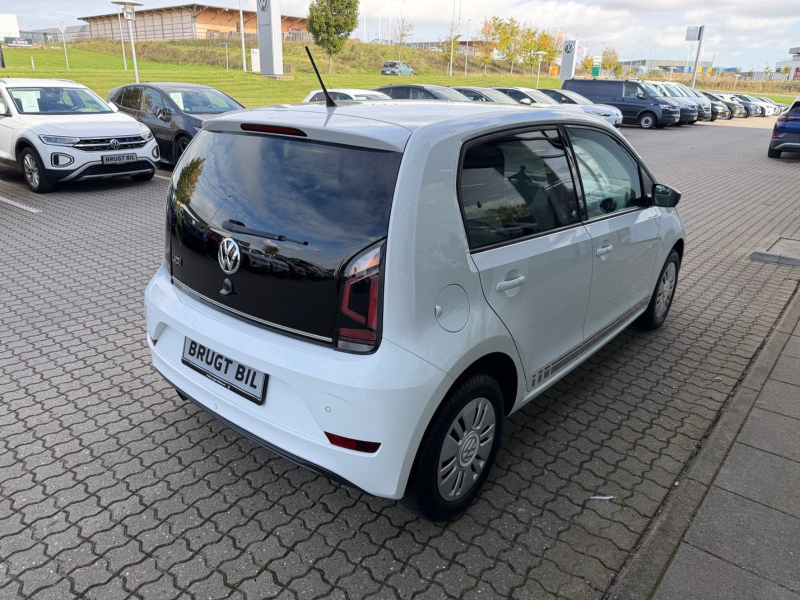 Hvid VW UP! fra 2018