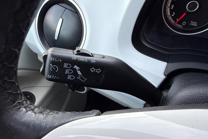 Hvid VW UP! fra 2018