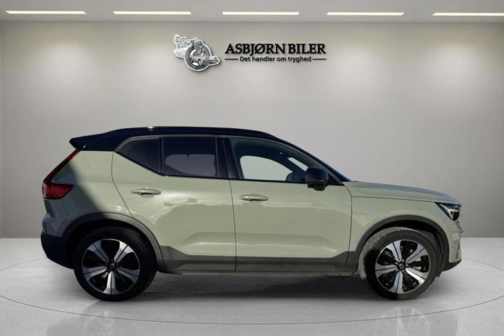 Grøn Volvo XC40 fra 2023