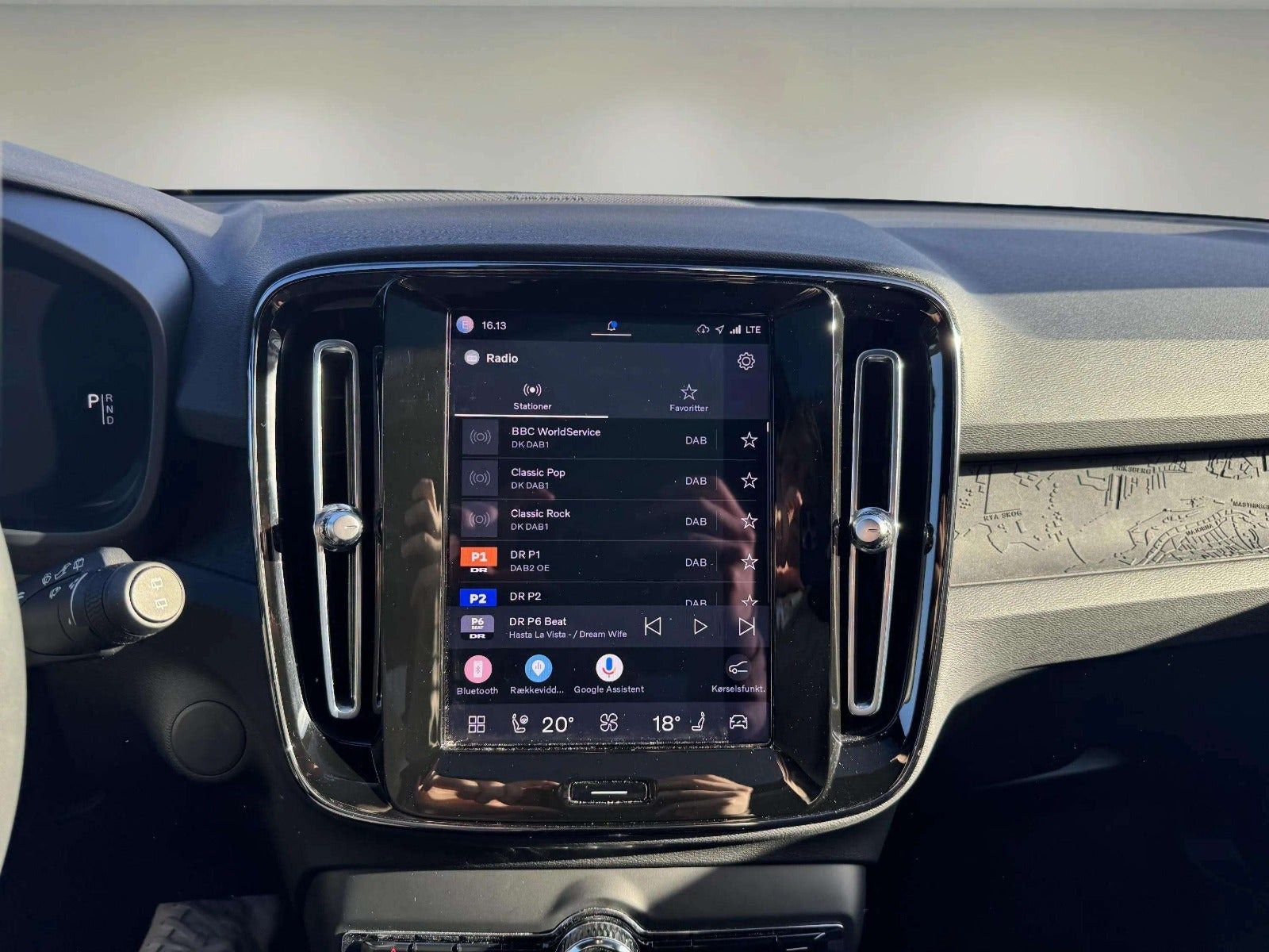 Grøn Volvo XC40 fra 2023