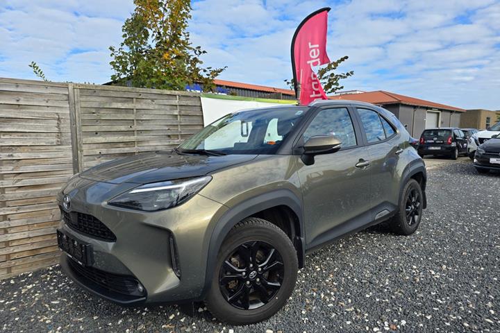 Bronze Toyota Yaris Cross fra 2022 set udefra