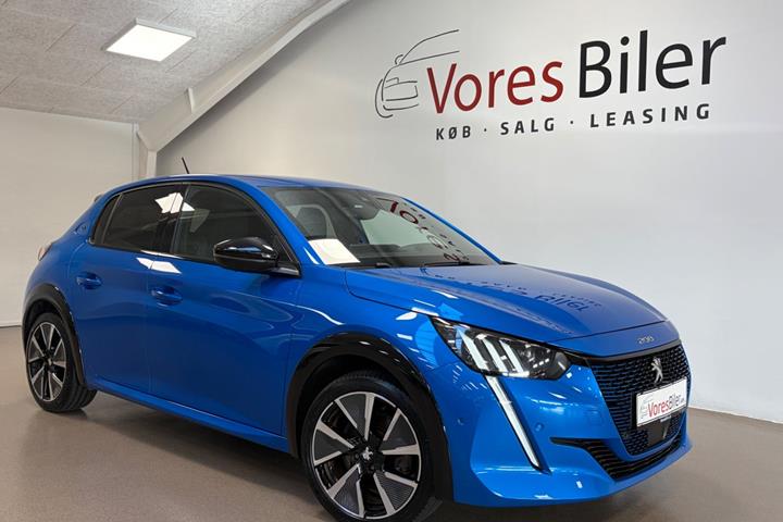 Blå Peugeot e-208 fra 2021