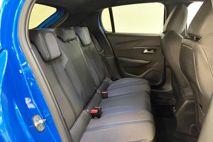 Blå Peugeot e-208 fra 2021