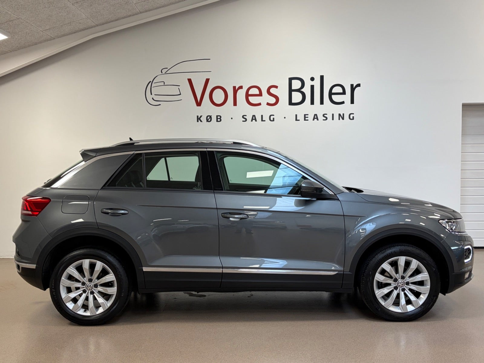Grå VW T-Roc fra 2020