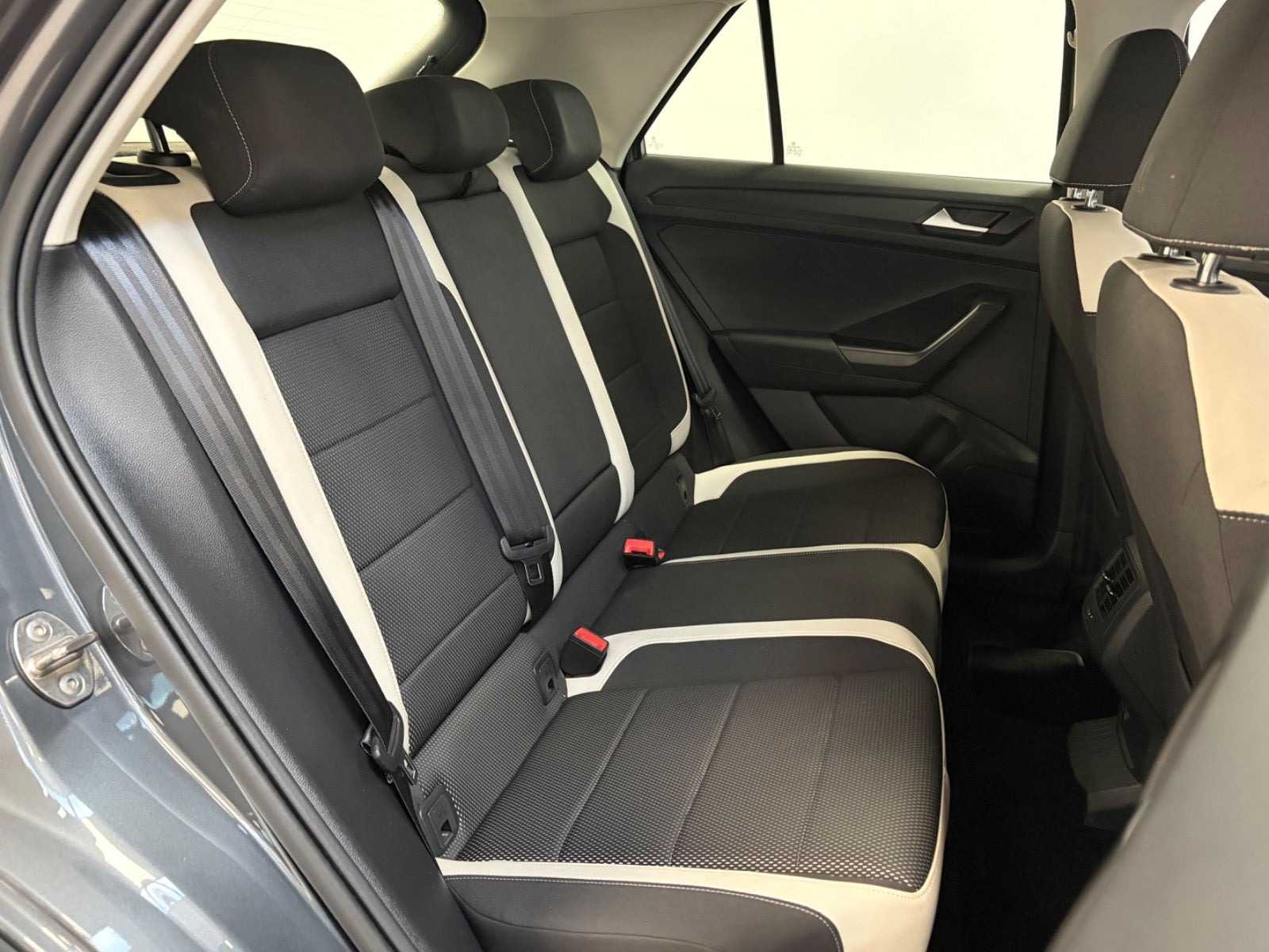 Grå VW T-Roc fra 2020