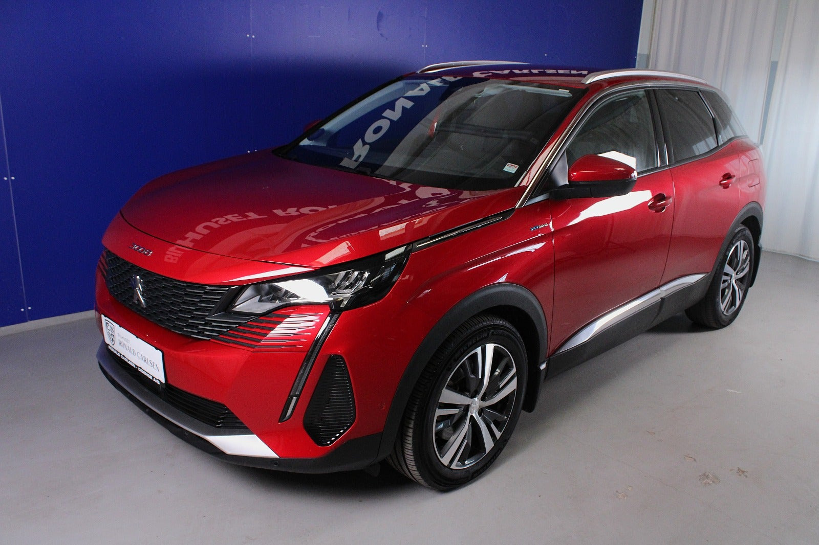 Rød Peugeot 3008 fra 2021