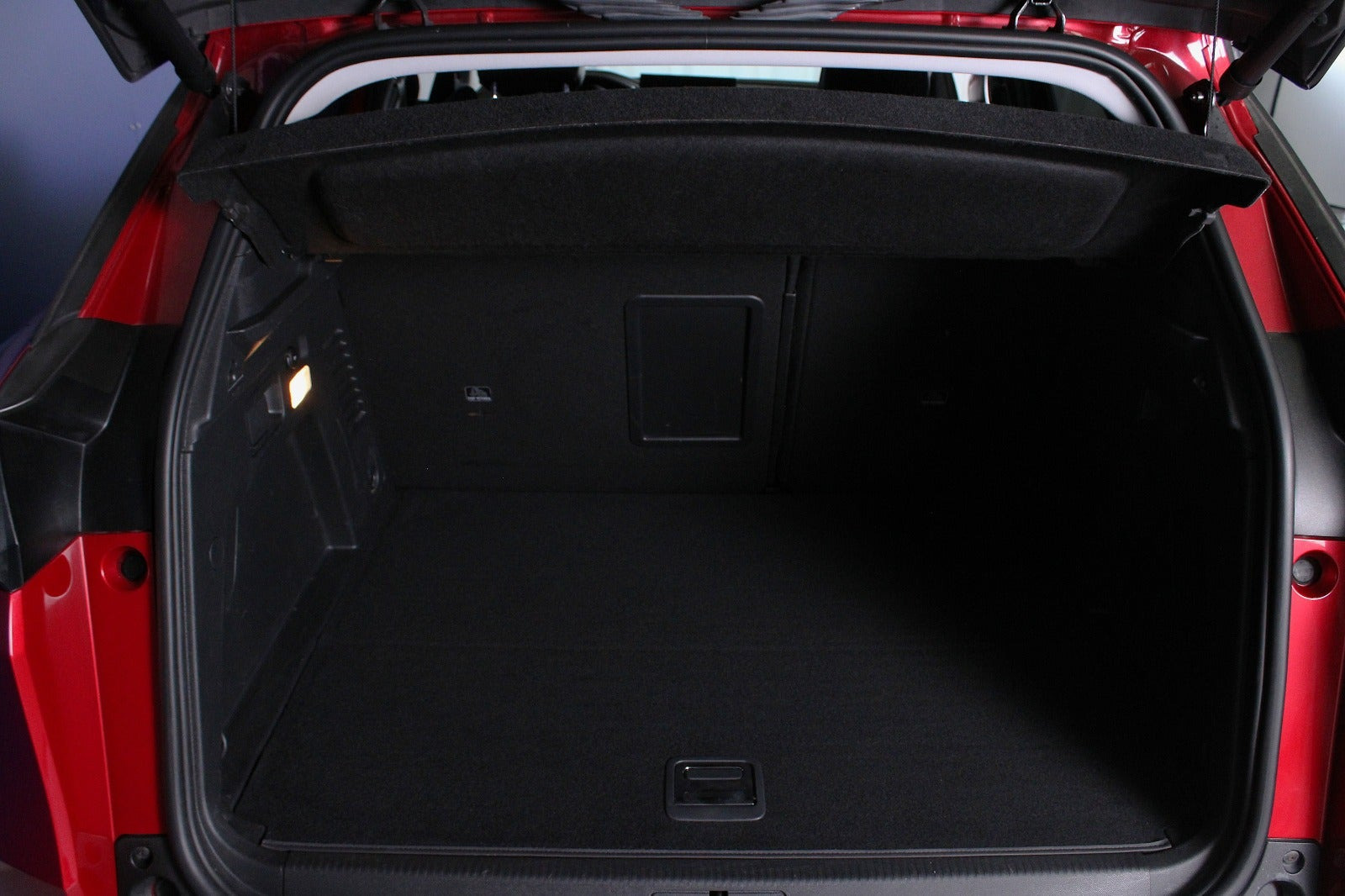 Rød Peugeot 3008 fra 2021