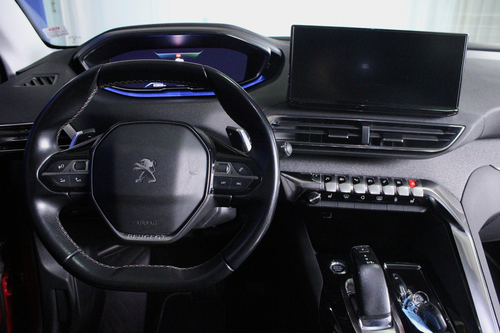 Rød Peugeot 3008 fra 2021