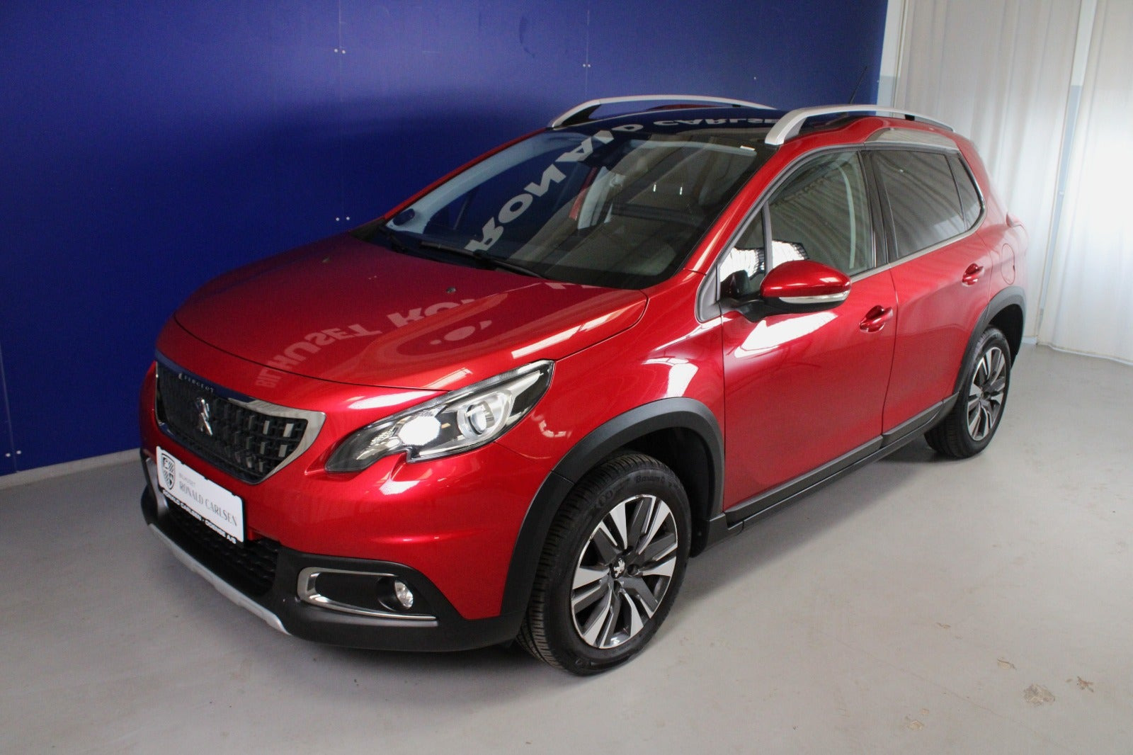 Rød Peugeot 2008 fra 2019