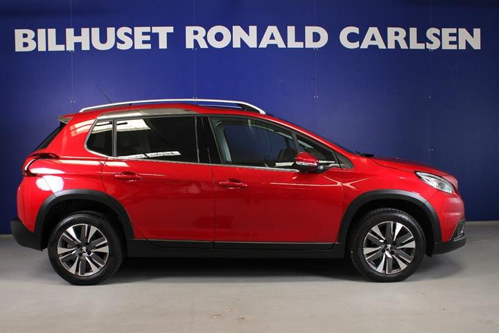 Rød Peugeot 2008 fra 2019