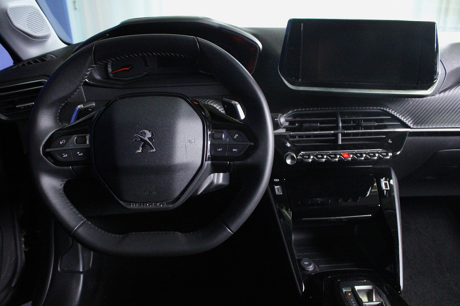 Grå Peugeot 208 fra 2022