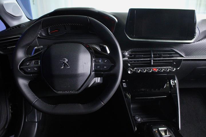 Grå Peugeot 208 fra 2022