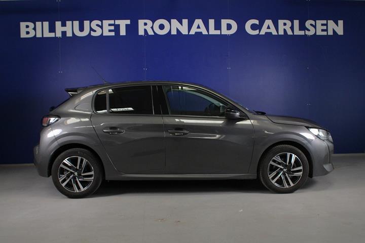 Grå Peugeot 208 fra 2022