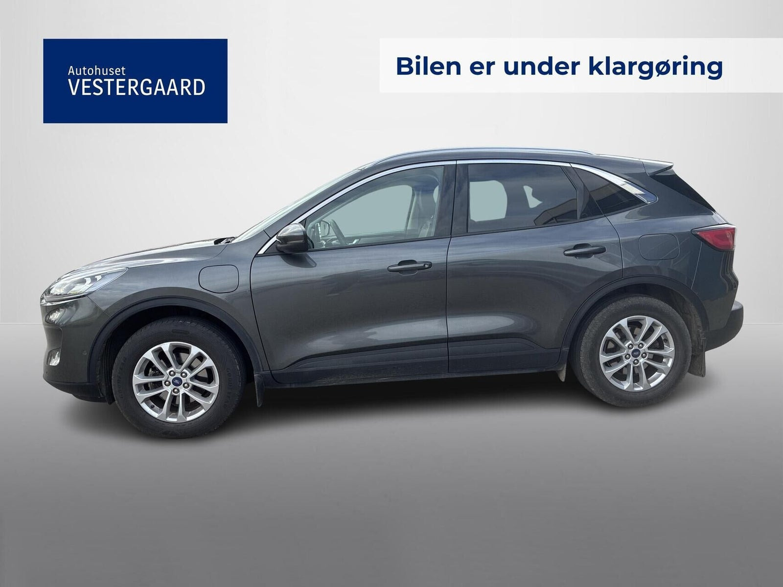 Grå Ford Kuga fra 2021