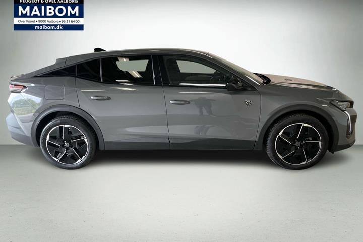 Grå Peugeot e-408 fra 2025
