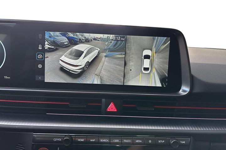 Grå Hyundai Ioniq 6 fra 2026