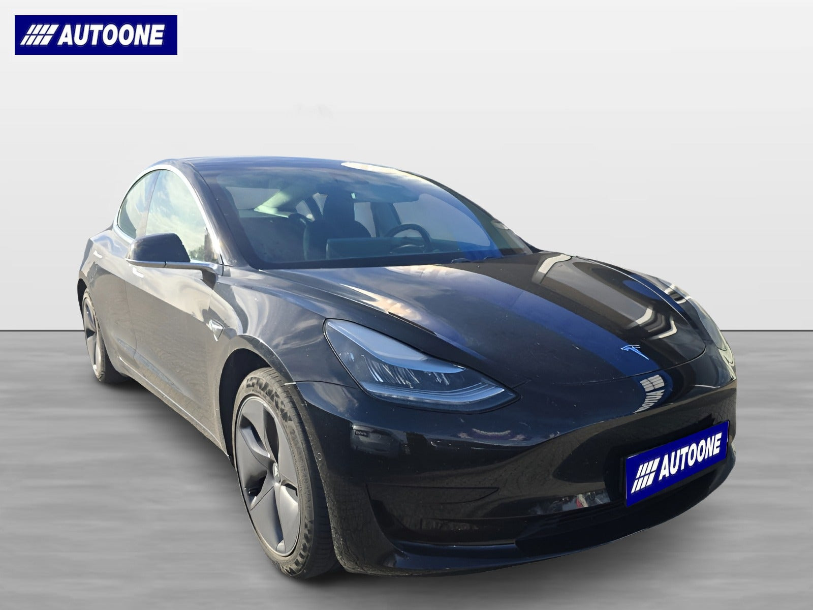 Sort Tesla Model 3 fra 2019