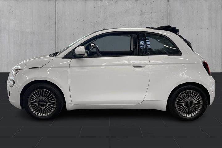 Hvid Fiat 500e fra 2023
