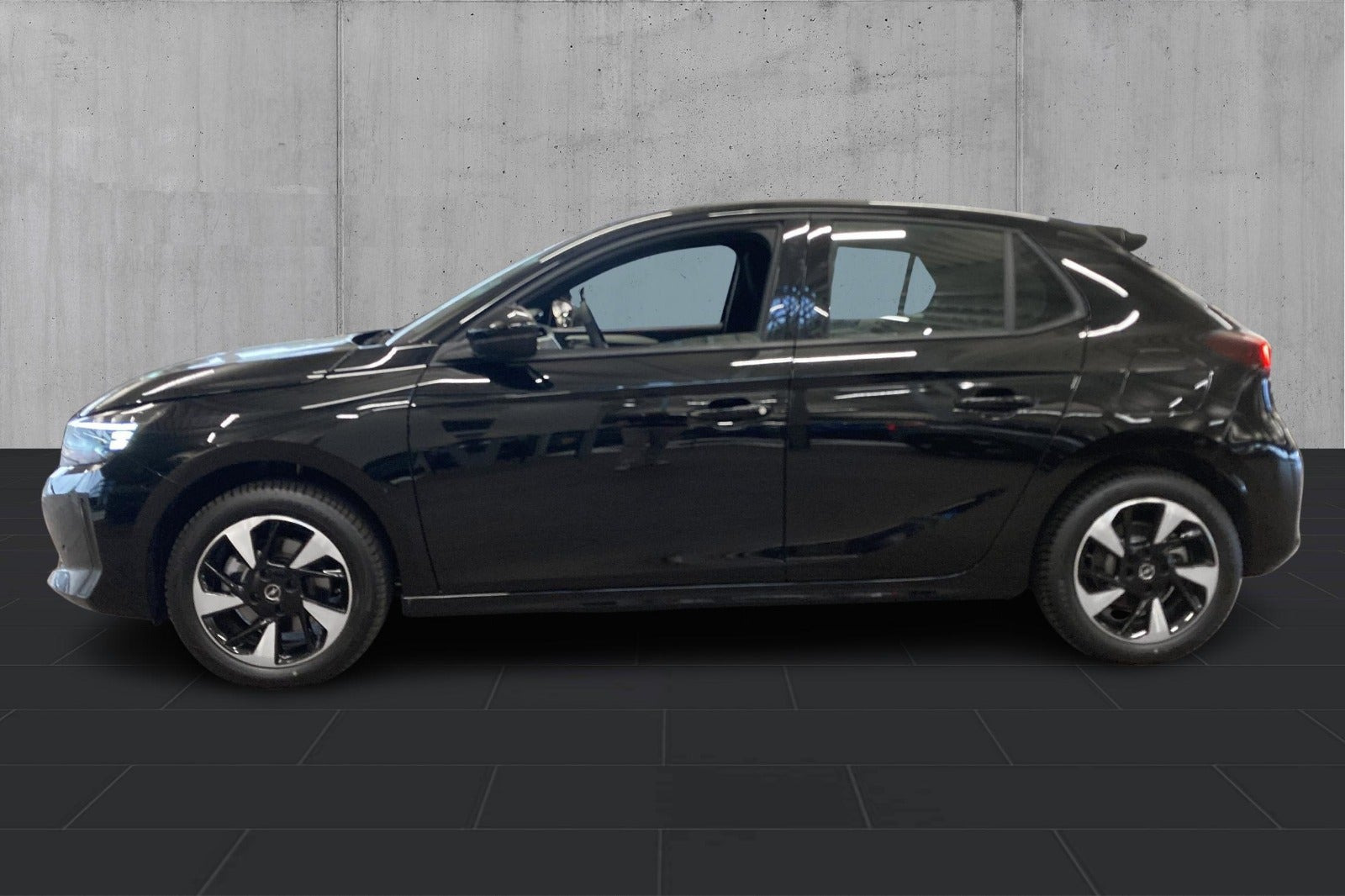 Sort Opel Corsa-e fra 2026