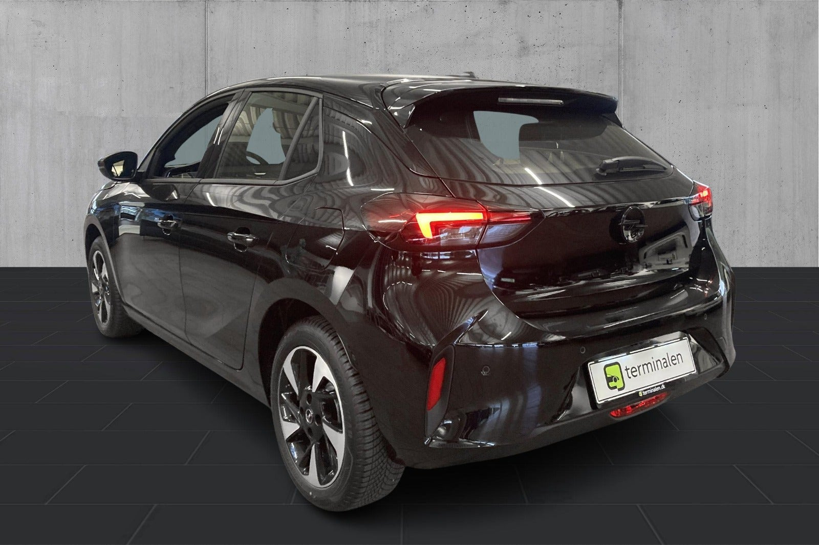 Sort Opel Corsa-e fra 2026
