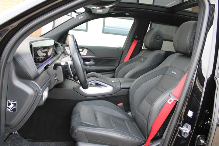 Sort Mercedes GLE53 fra 2025