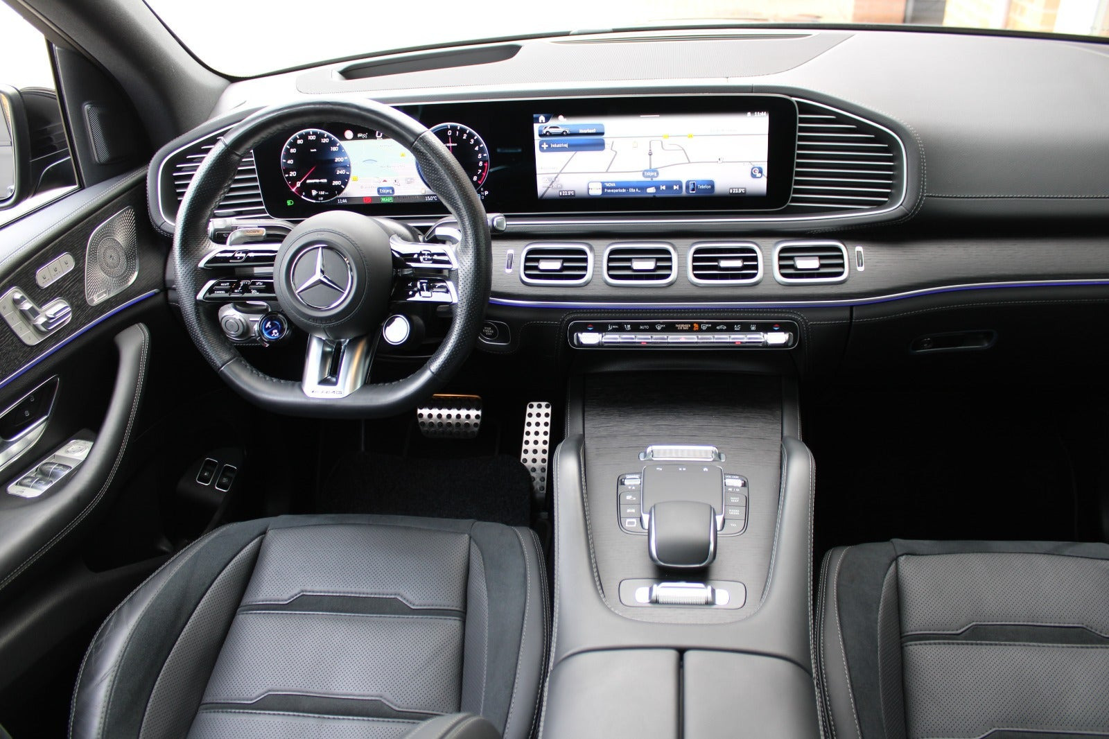 Sort Mercedes GLE53 fra 2025