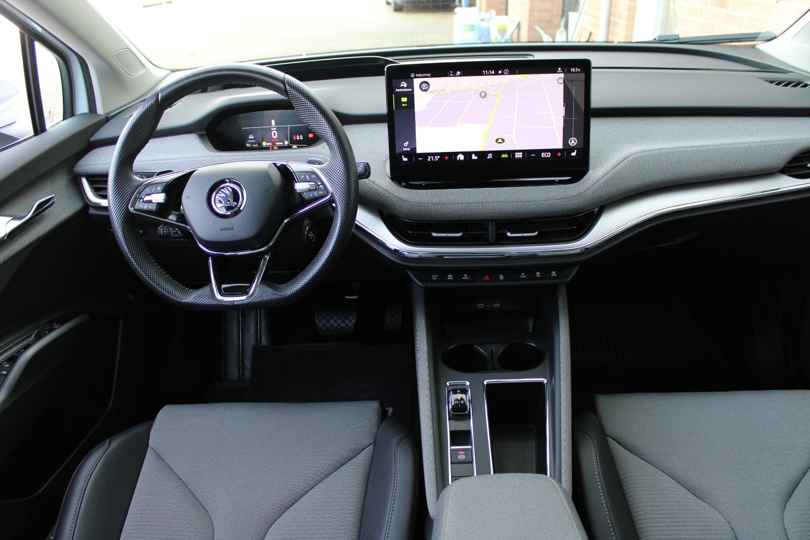 Hvid Skoda Enyaq fra 2022