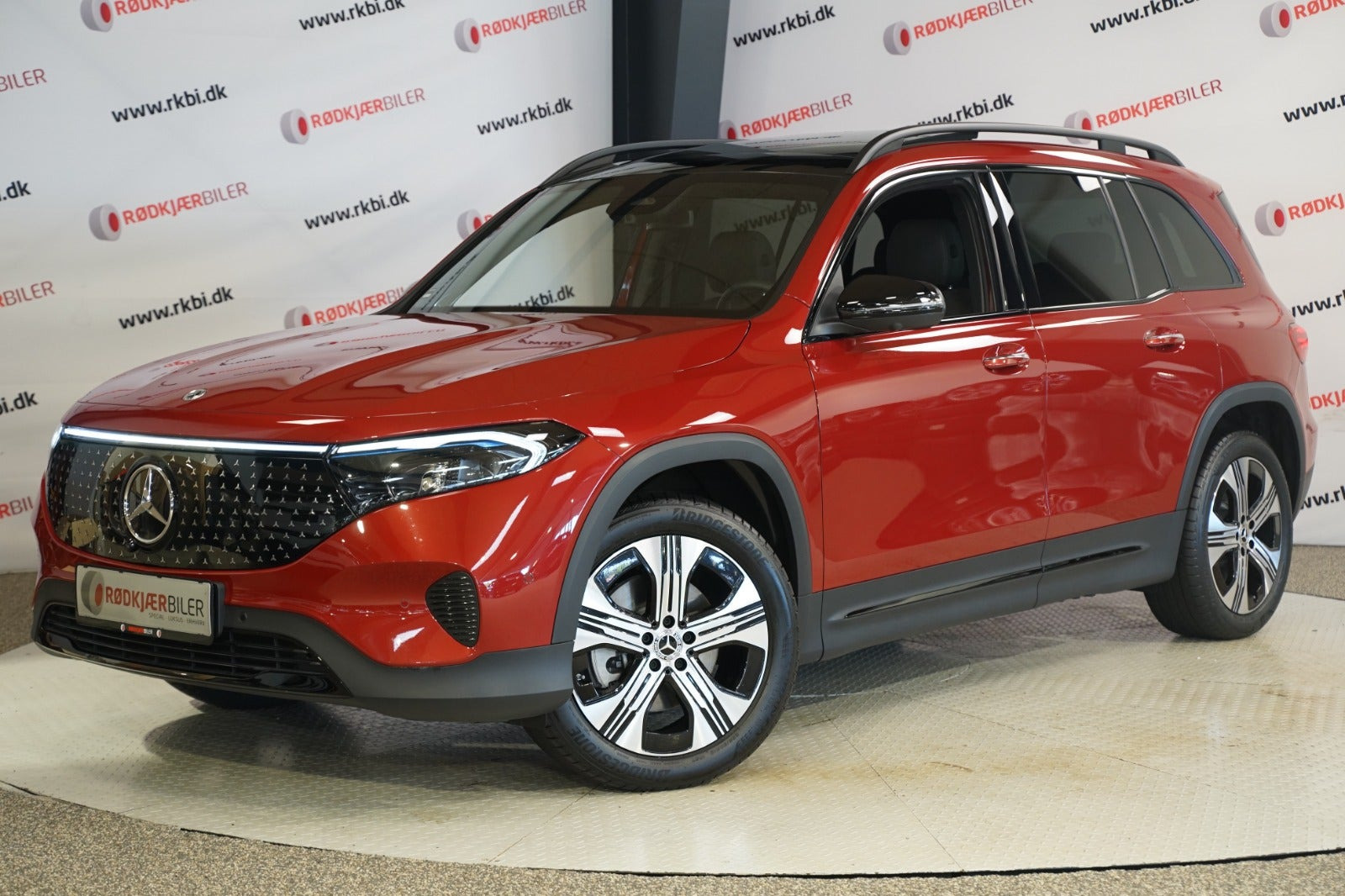 Mercedes EQB250+ Electric Art