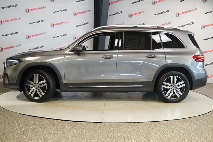 Sølv Mercedes EQB250+ fra 2025