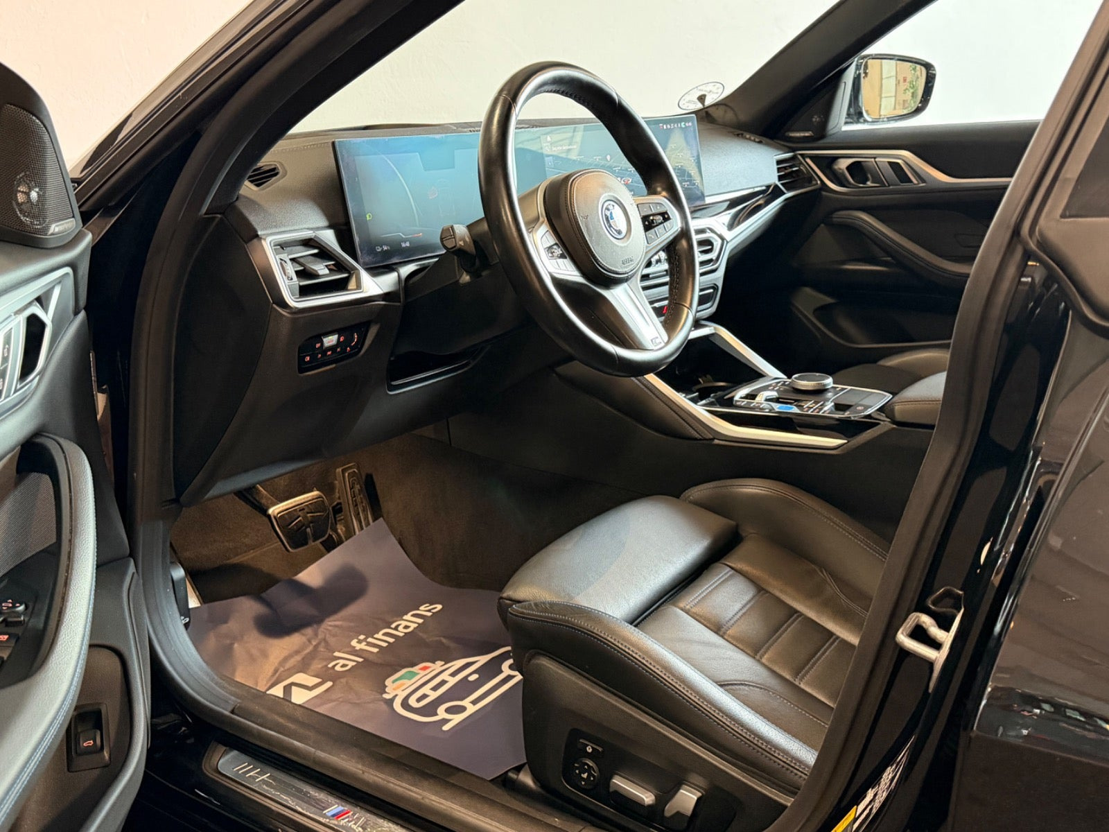 Sort BMW i4 fra 2023