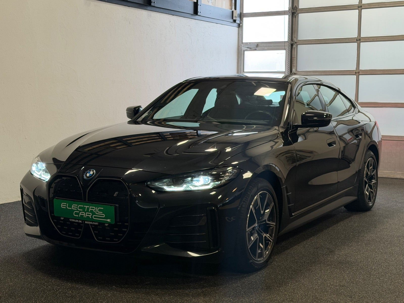 Sort BMW i4 fra 2023