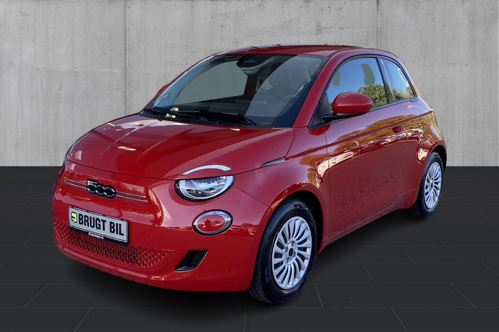 Rød Fiat 500e fra 2024