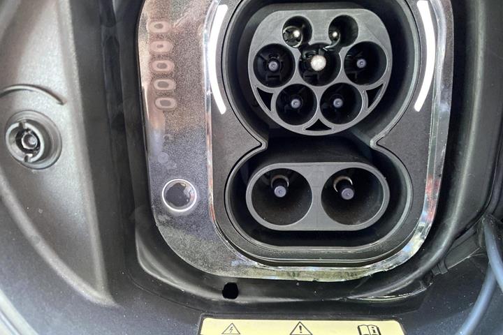 Rød Fiat 500e fra 2024