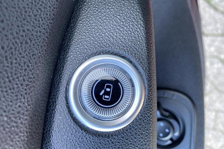 Rød Fiat 500e fra 2024