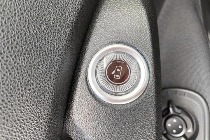 Hvid Fiat 500e fra 2023