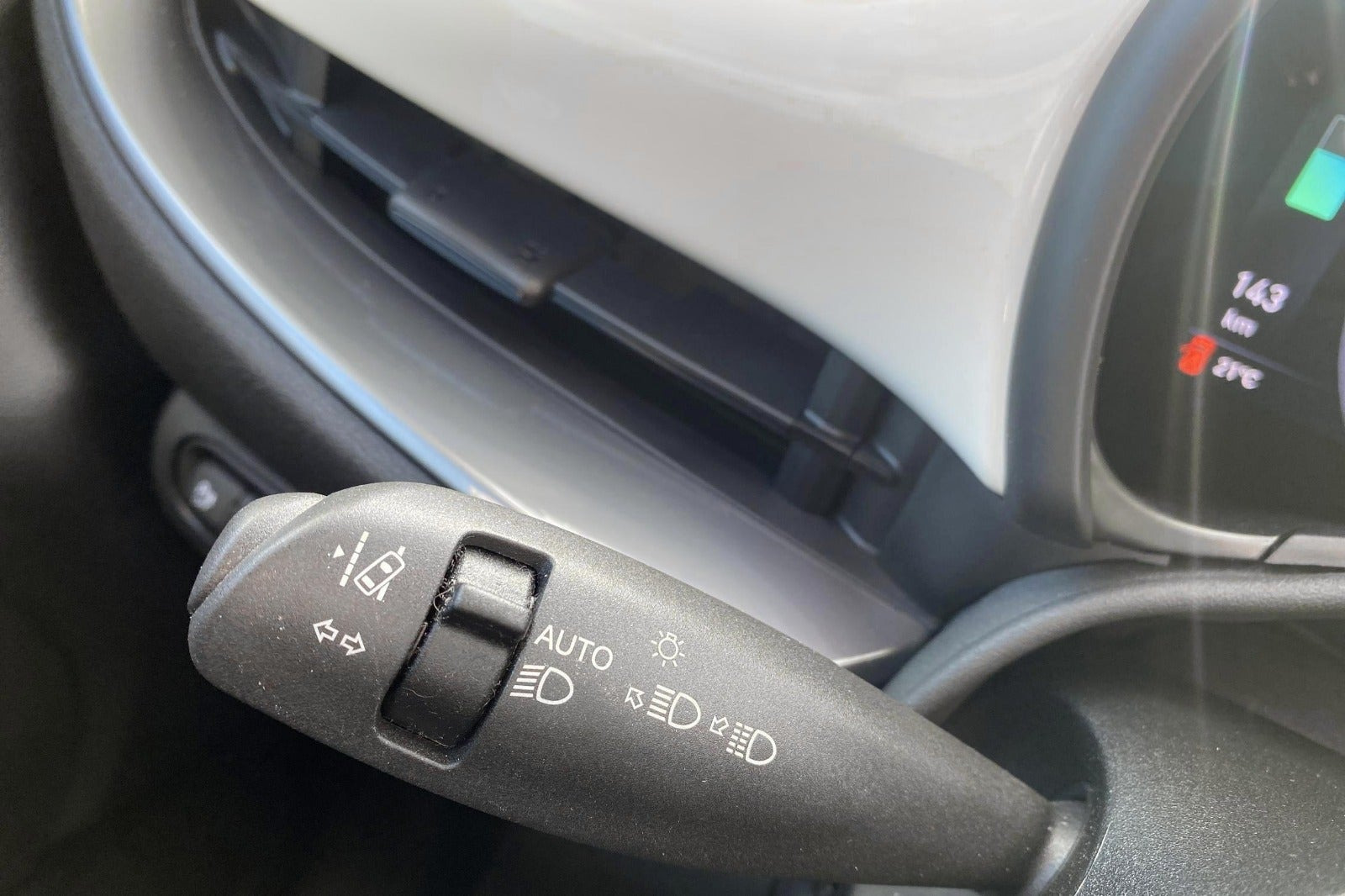 Hvid Fiat 500e fra 2023