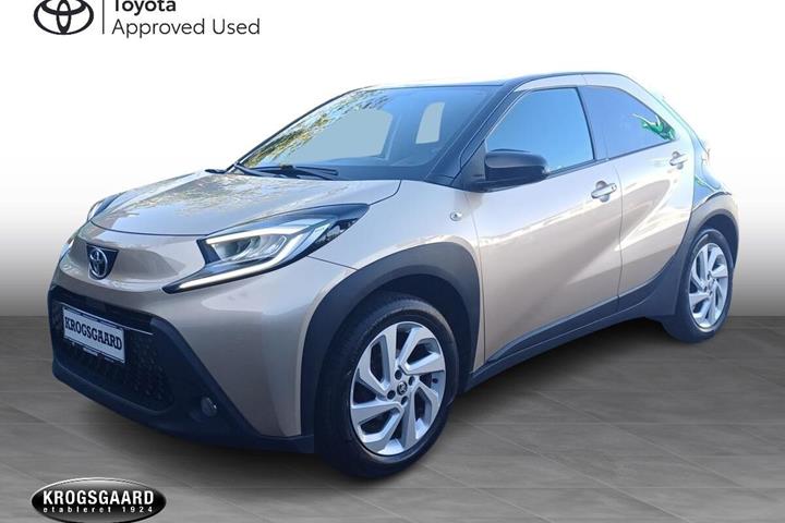 Orange Toyota Aygo X fra 2022