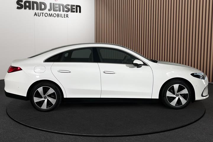Hvid Mercedes CLA250+ fra 2026