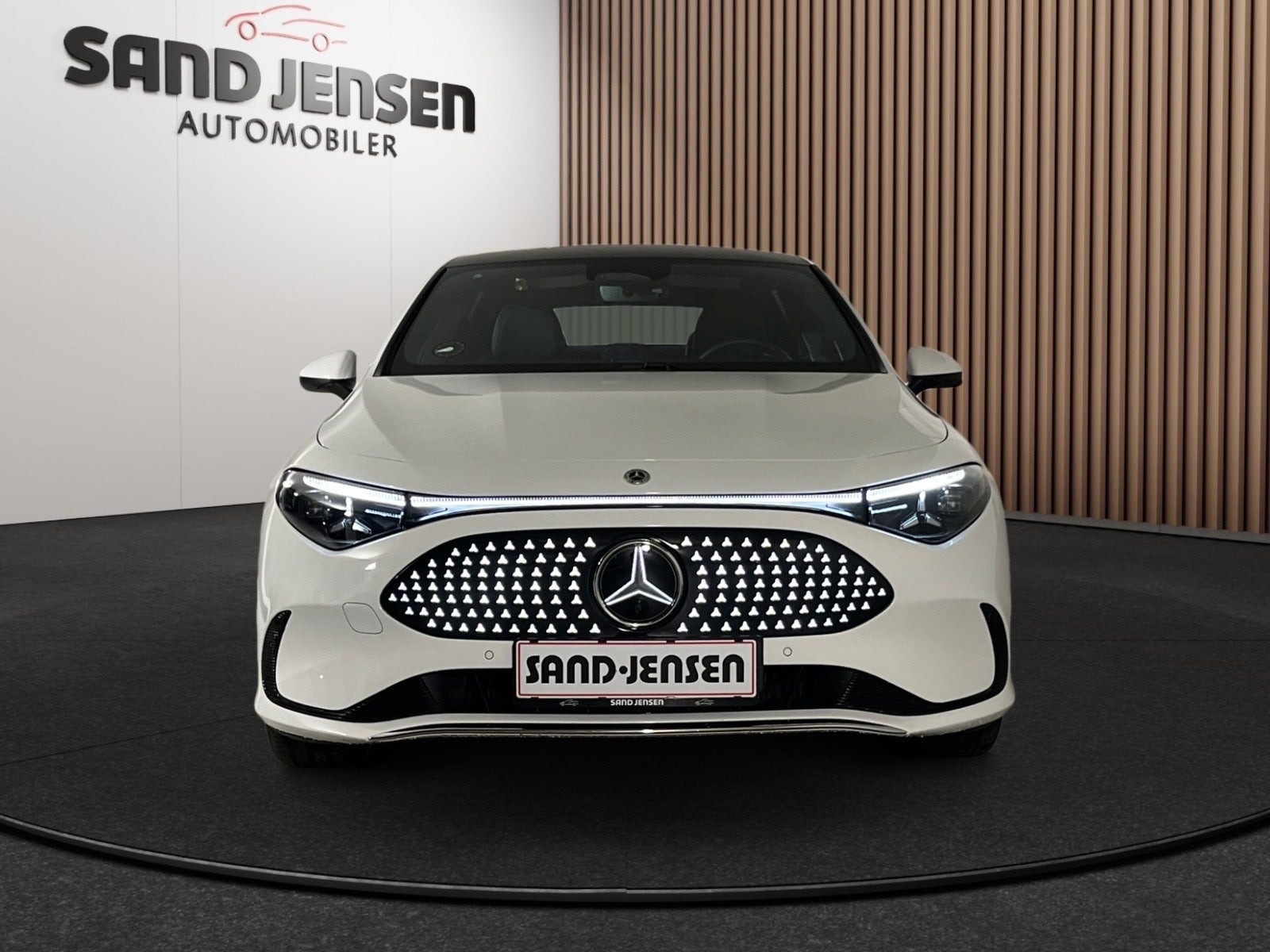 Hvid Mercedes CLA250+ fra 2026