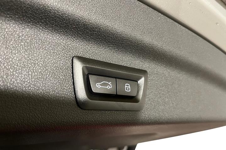 Grå BMW iX1 fra 2023