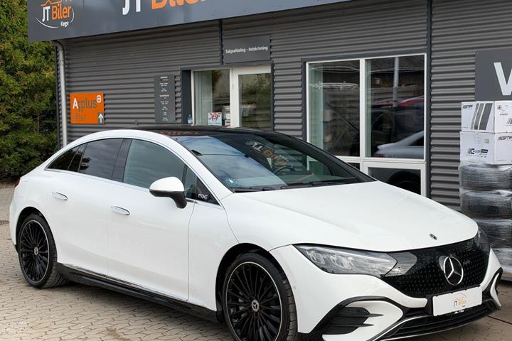 Hvid Mercedes EQE350+ fra 2024