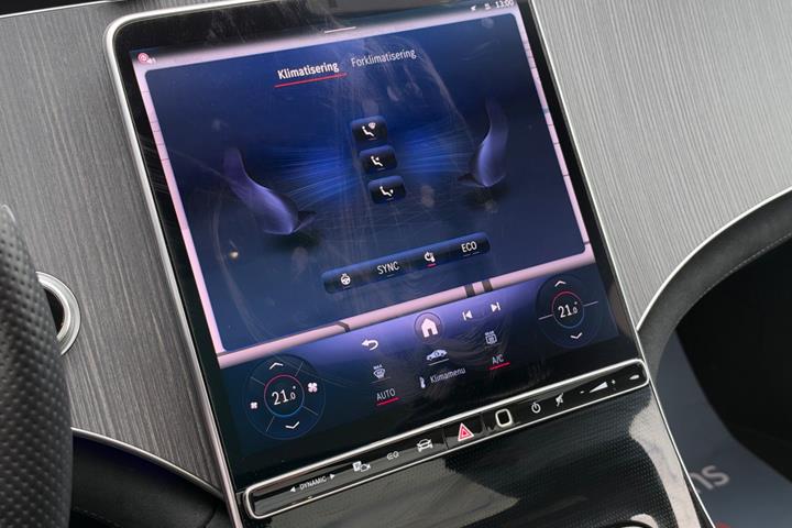 Hvid Mercedes EQE350+ fra 2024