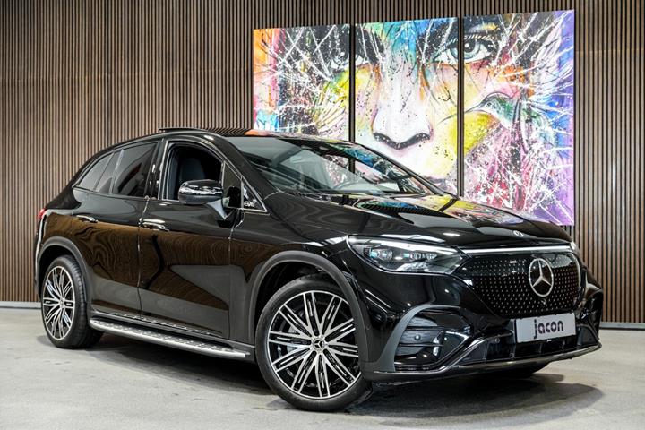Sort Mercedes EQE350 SUV fra 2023