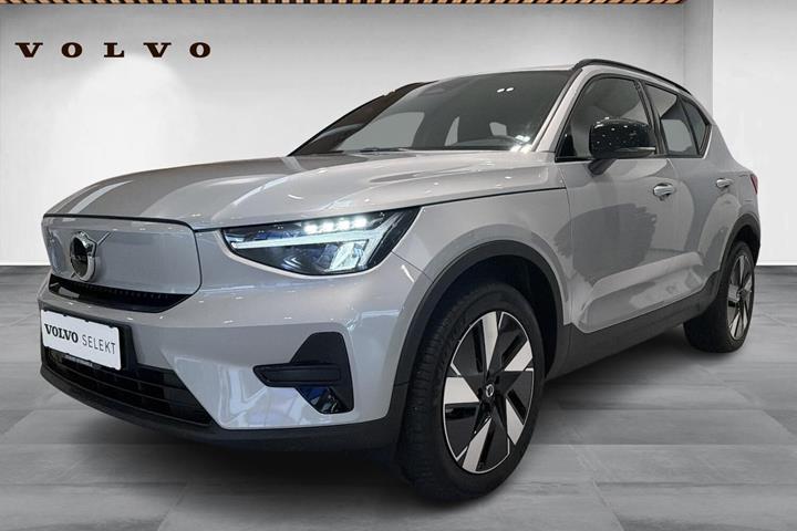 Sølv Volvo XC40 fra 2024