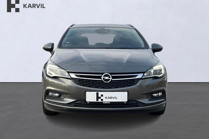 Grå Opel Astra fra 2019