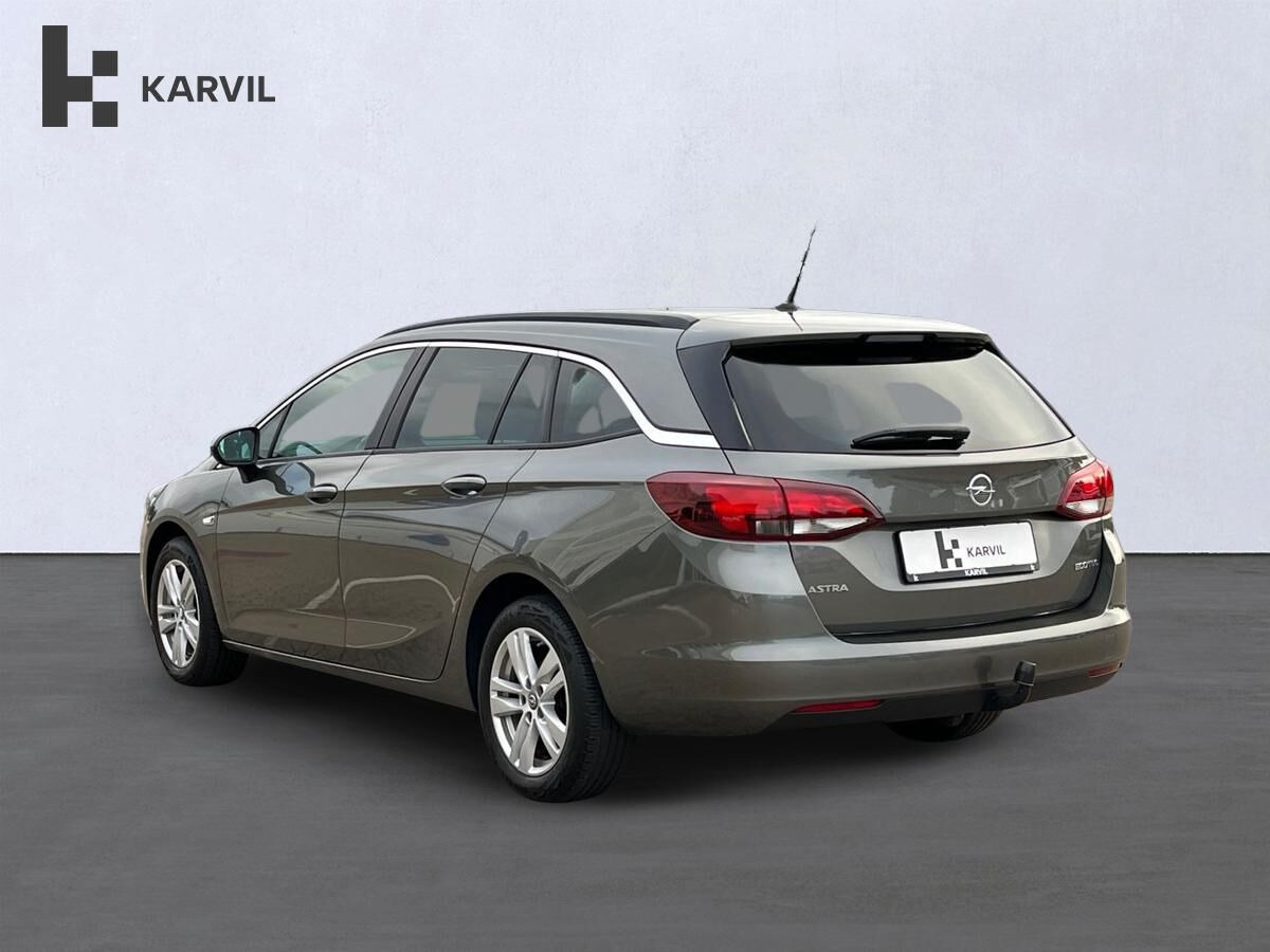 Grå Opel Astra fra 2019