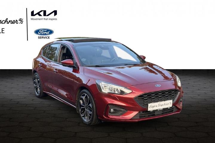 Rød Ford Focus fra 2020