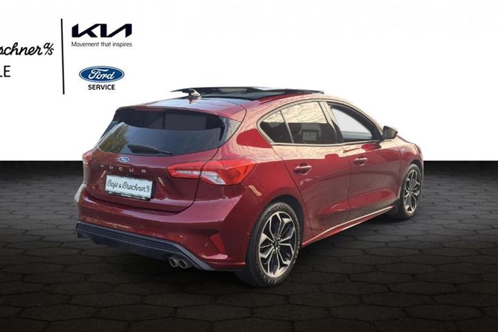 Rød Ford Focus fra 2020
